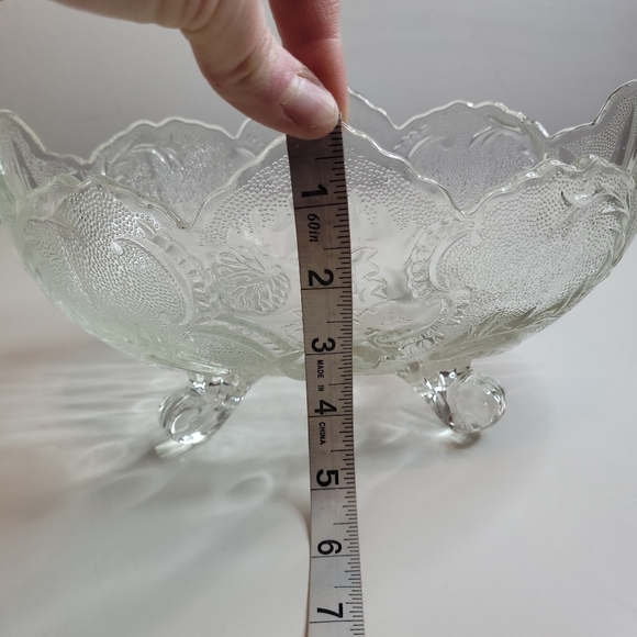 Vintage Jeanette Lombardi CLear Glass 10" 4 Toed Footed Fruit Serving Bowl - Picture 7 of 8